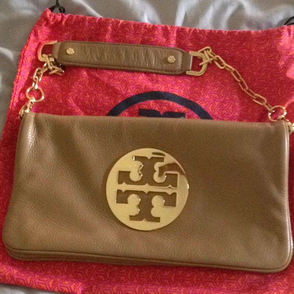 Classic Tory Burch "Reva" Gold emblem bag